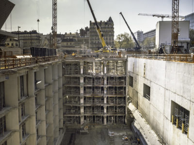 Image absente - [EOLE] Démolition partielle du parking du palais des Congrès sur le chantier de la gare de la porte Maillot.